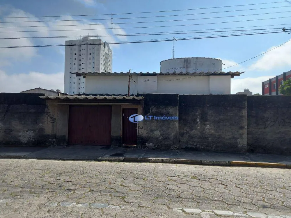 Casa, 4 quartos, 228 m² - Foto 2