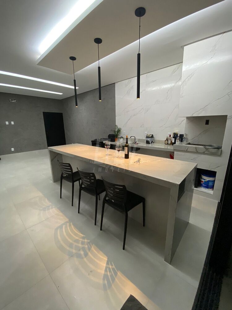 Casa, 4 quartos, 251 m² - Foto 2