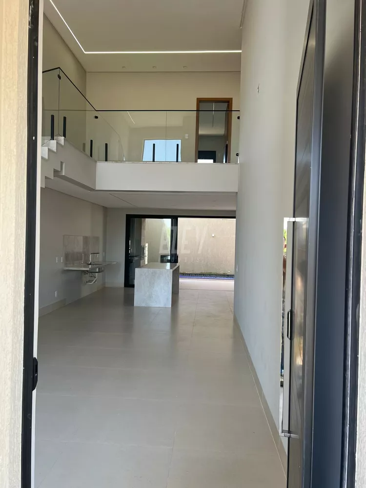 Casa de Condomínio à venda com 3 quartos, 249m² - Foto 2