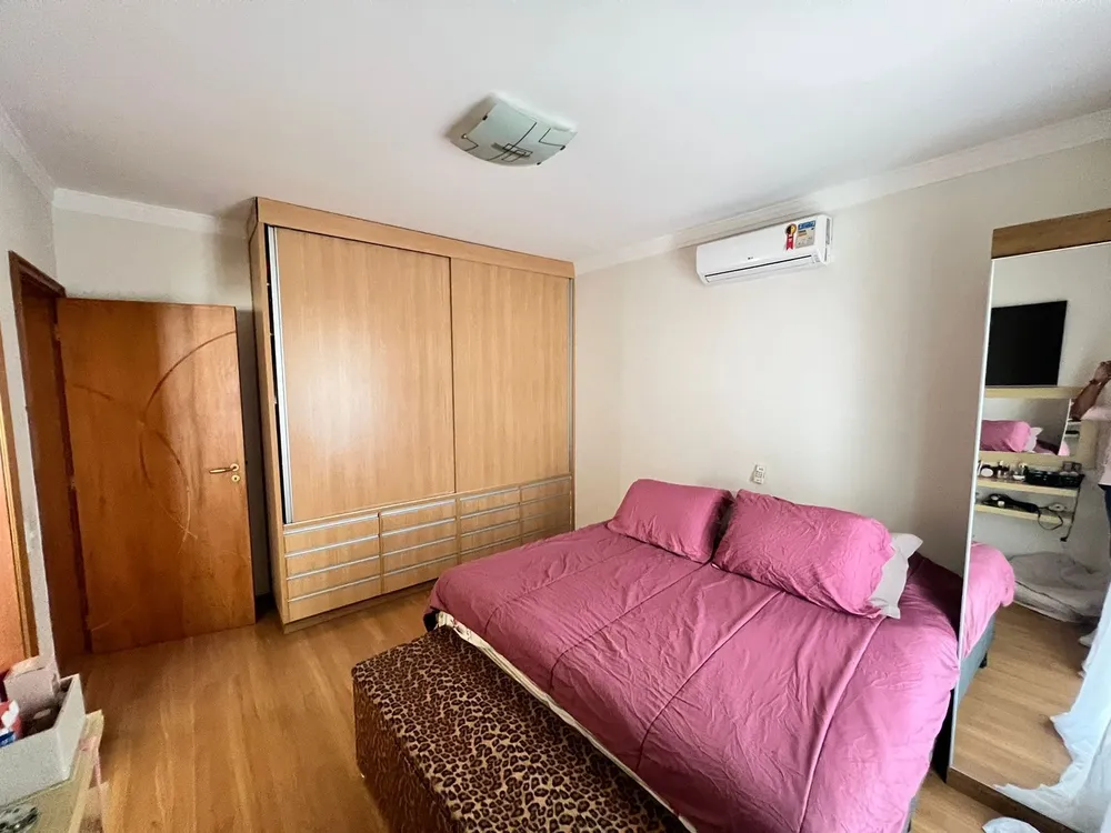 Casa, 3 quartos, 270 m² - Foto 1