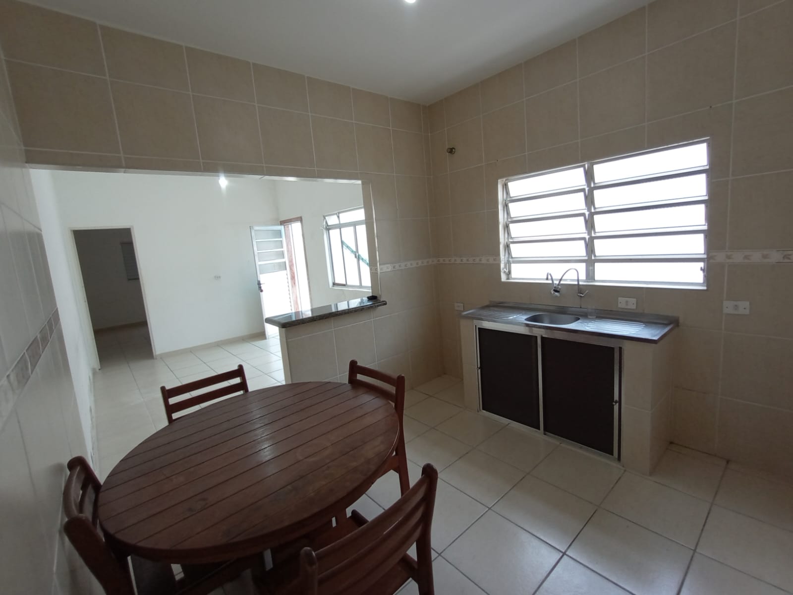 Casa para alugar com 2 quartos, 80m² - Foto 11