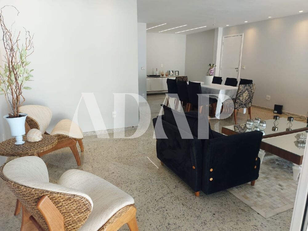 Casa à venda com 4 quartos, 238m² - Foto 2