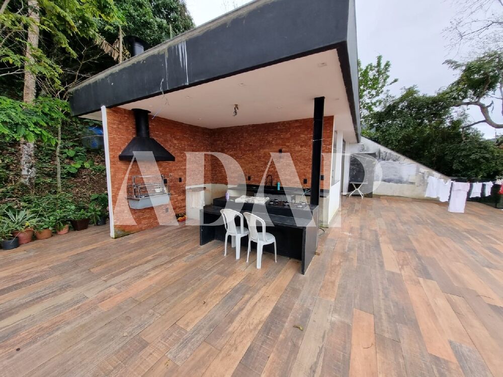 Casa à venda e aluguel com 4 quartos, 530m² - Foto 4