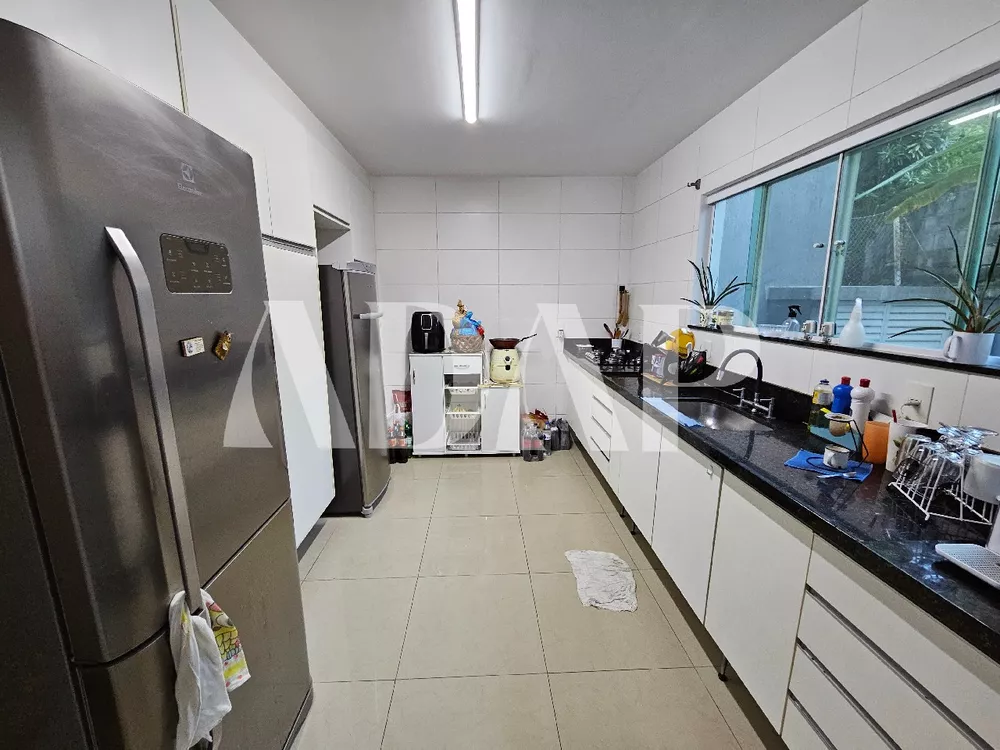 Casa, 4 quartos, 256 m² - Foto 2