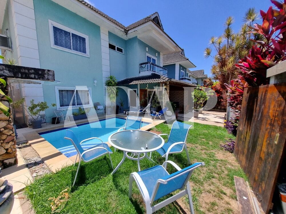 Casa à venda com 4 quartos, 263m² - Foto 2