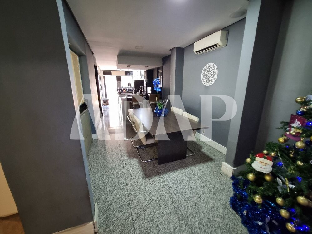 Casa à venda com 4 quartos, 263m² - Foto 8