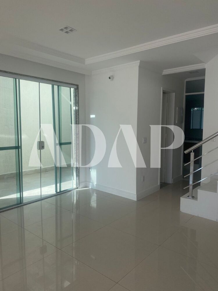 Casa à venda e aluguel com 3 quartos - Foto 1