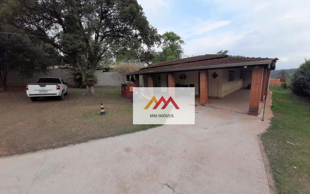 Chácara, 3 quartos, 1600 m² - Foto 1