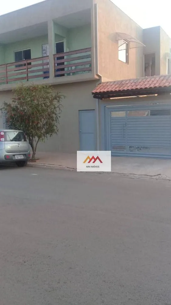 Casa, 3 quartos, 256 m² - Foto 1