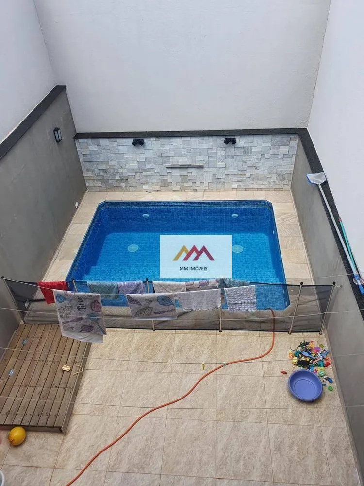 Casa, 4 quartos, 207 m² - Foto 1