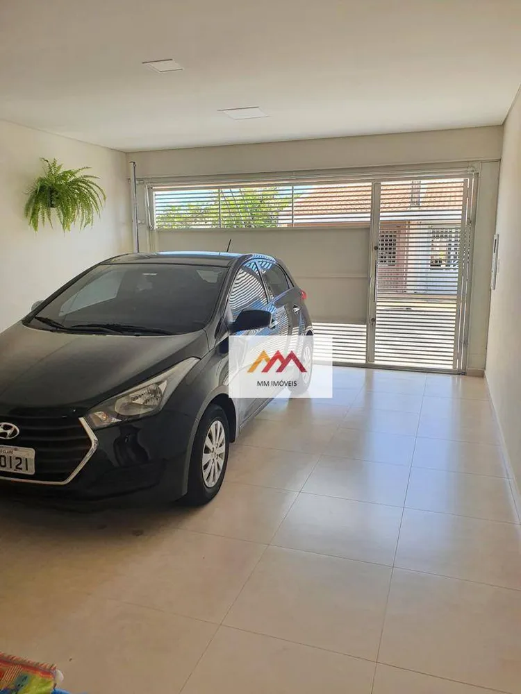Casa, 4 quartos, 207 m² - Foto 2