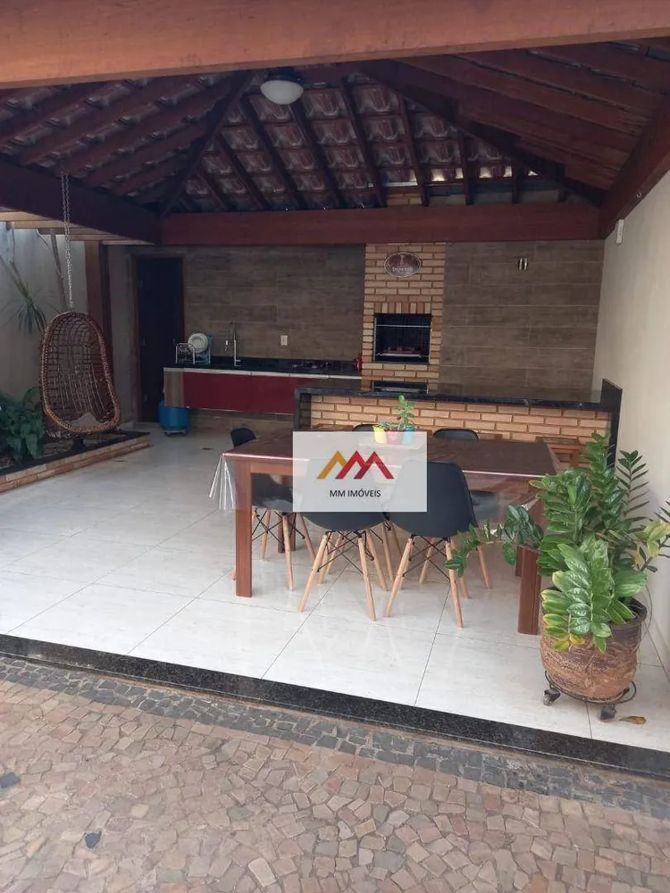 Casa, 3 quartos, 172 m² - Foto 1