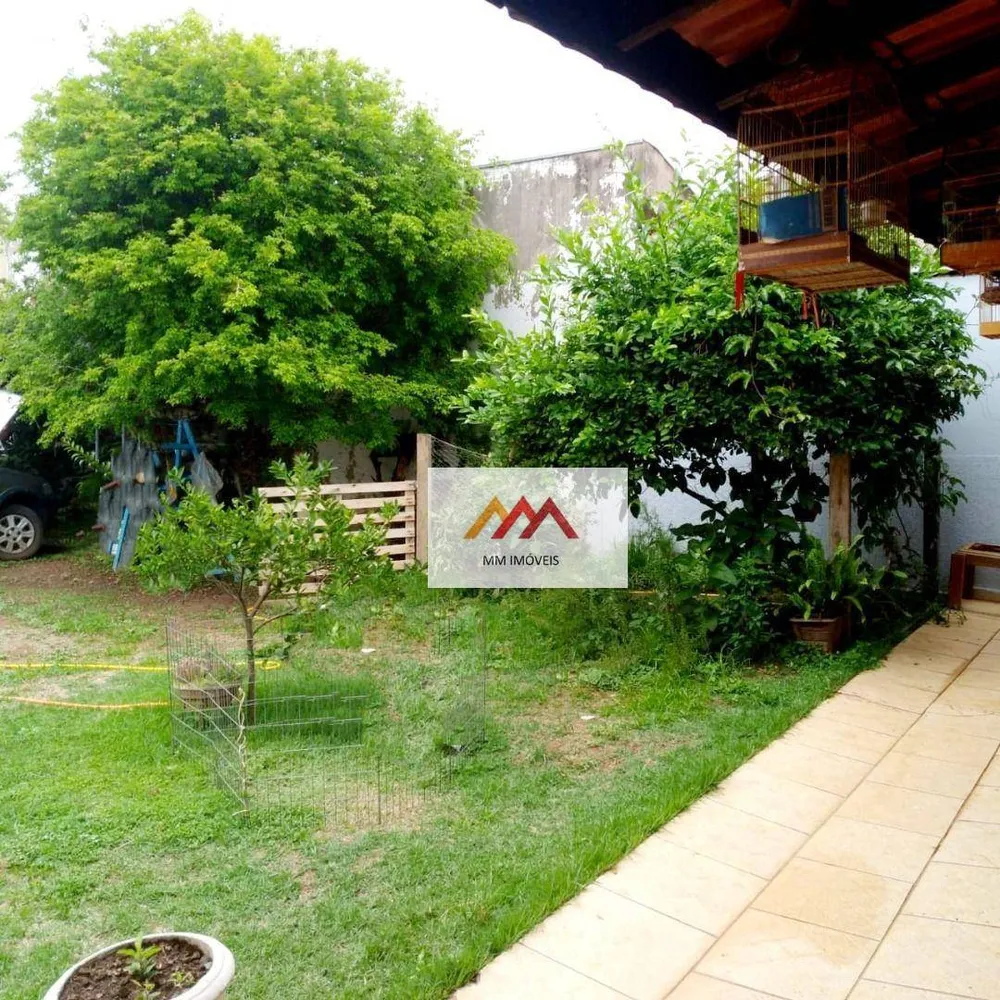 Chácara, 3 quartos, 430 m² - Foto 1
