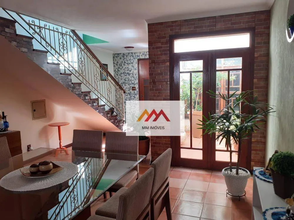 Casa, 2 quartos, 210 m² - Foto 1