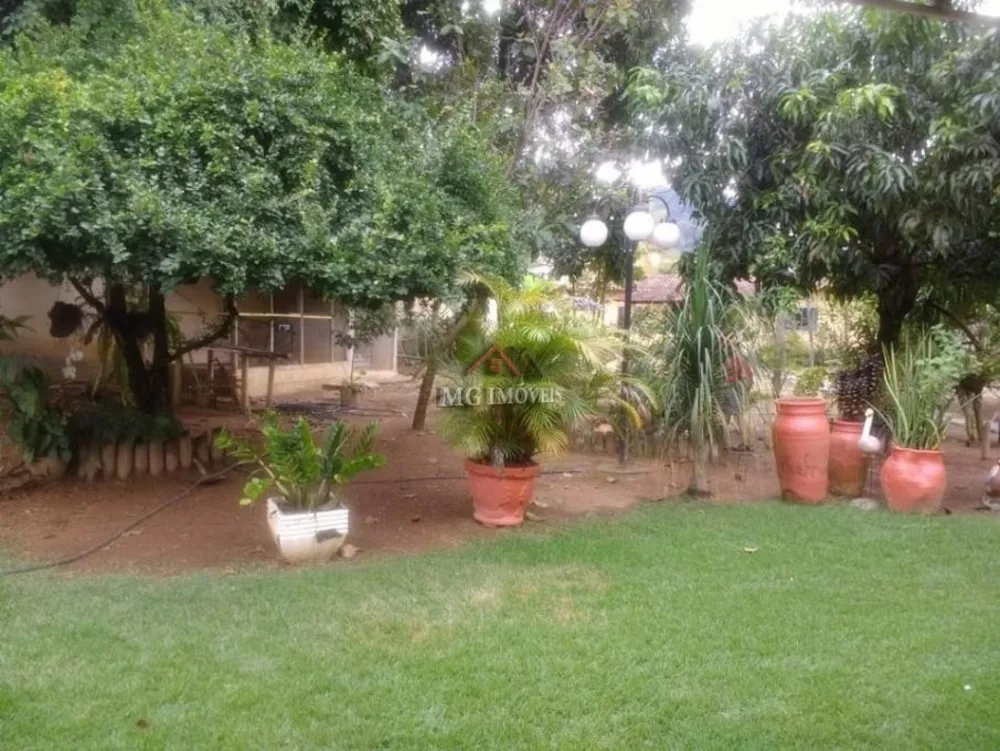 Chácara, 3 quartos, 2100 m² - Foto 1