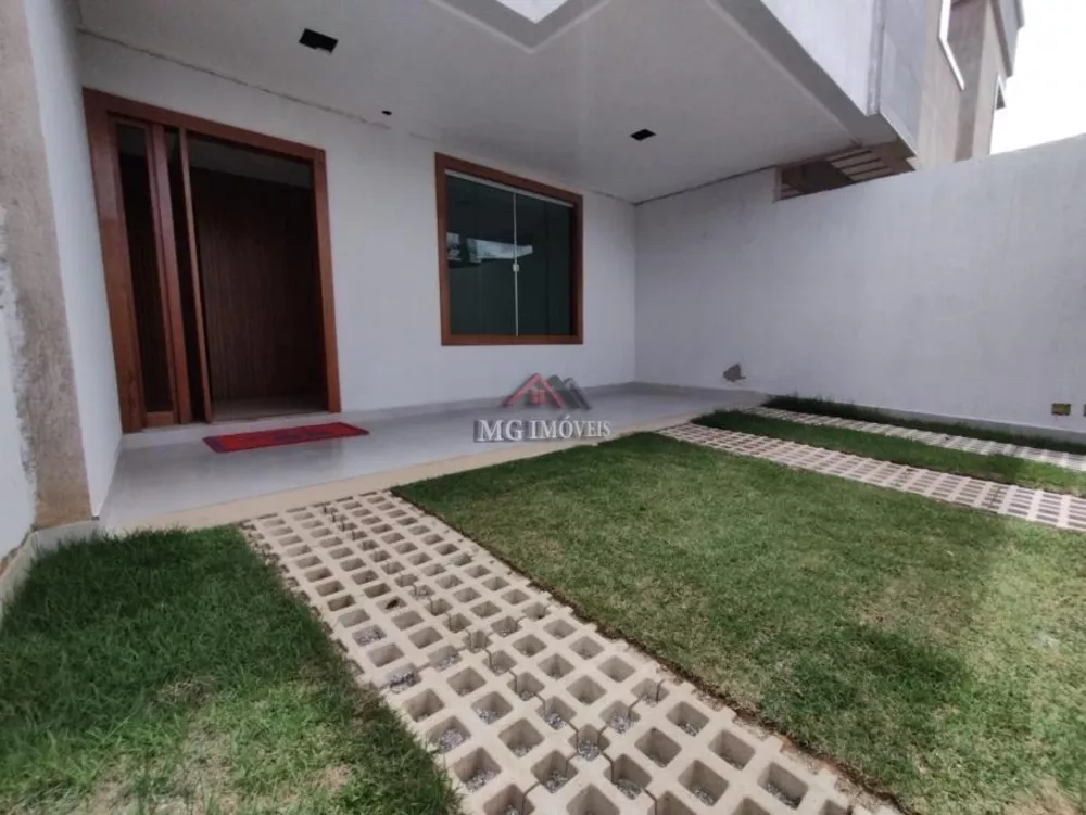 Casa à venda com 3 quartos, 205m² - Foto 2