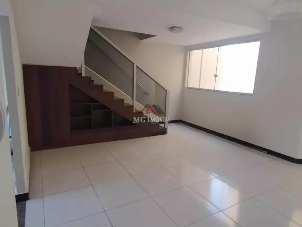 Cobertura à venda com 4 quartos, 200m² - Foto 2