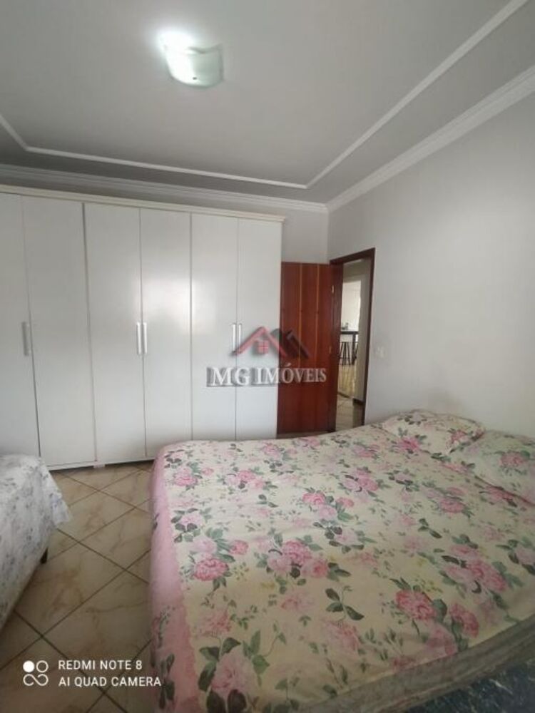 Casa à venda com 3 quartos, 220m² - Foto 7