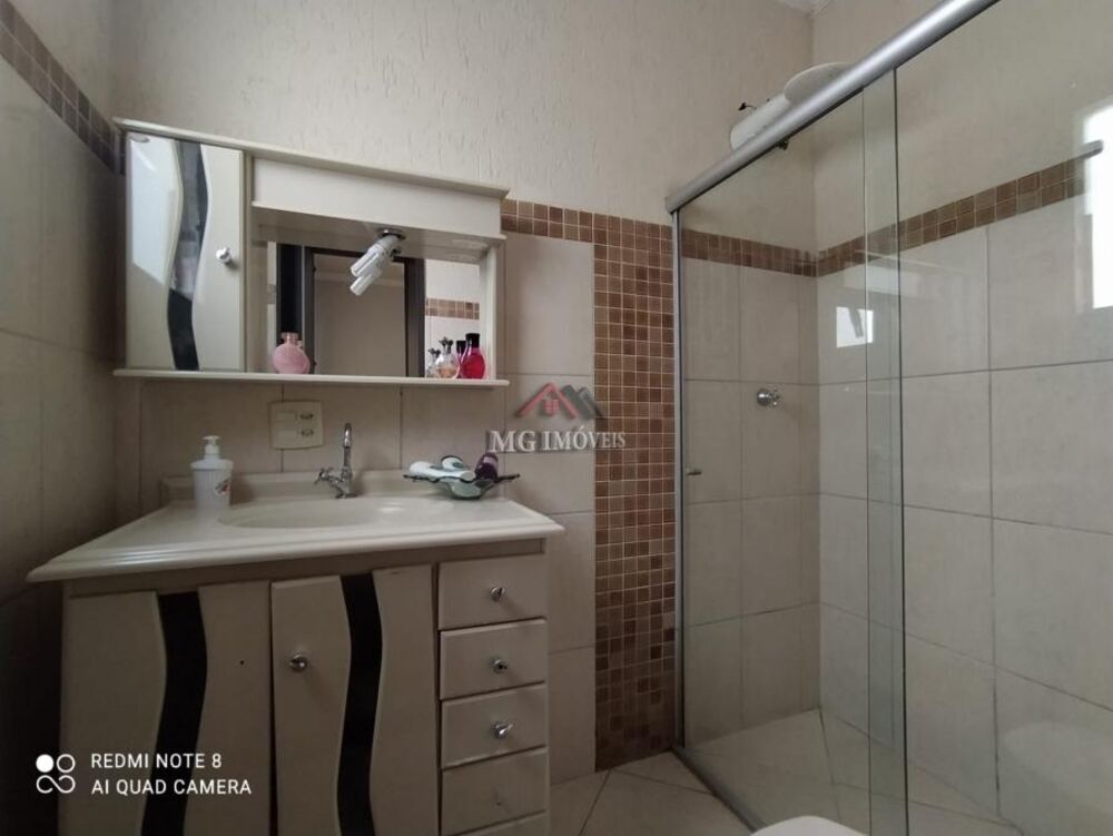 Casa à venda com 3 quartos, 220m² - Foto 9
