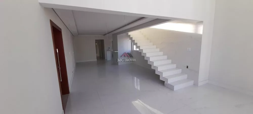 Cobertura à venda com 3 quartos, 200m² - Foto 4