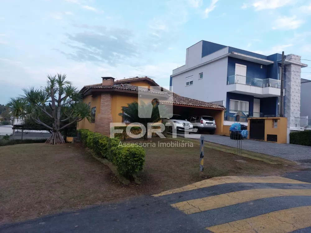 Casa à venda com 3 quartos, 360m² - Foto 2