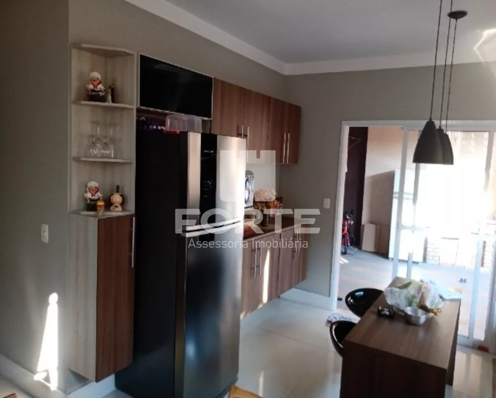 Casa à venda com 3 quartos, 157m² - Foto 3