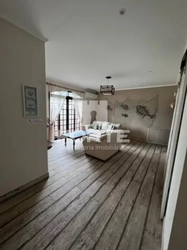 Casa à venda com 3 quartos, 120m² - Foto 1