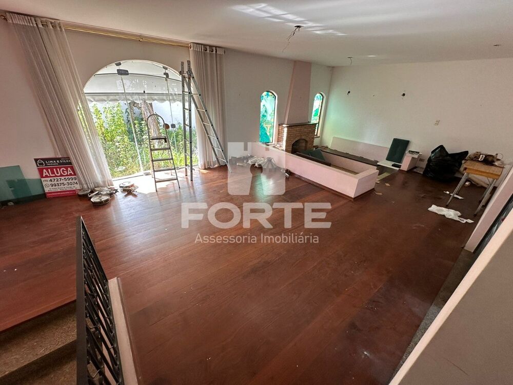 Casa, 3 quartos, 259 m² - Foto 1