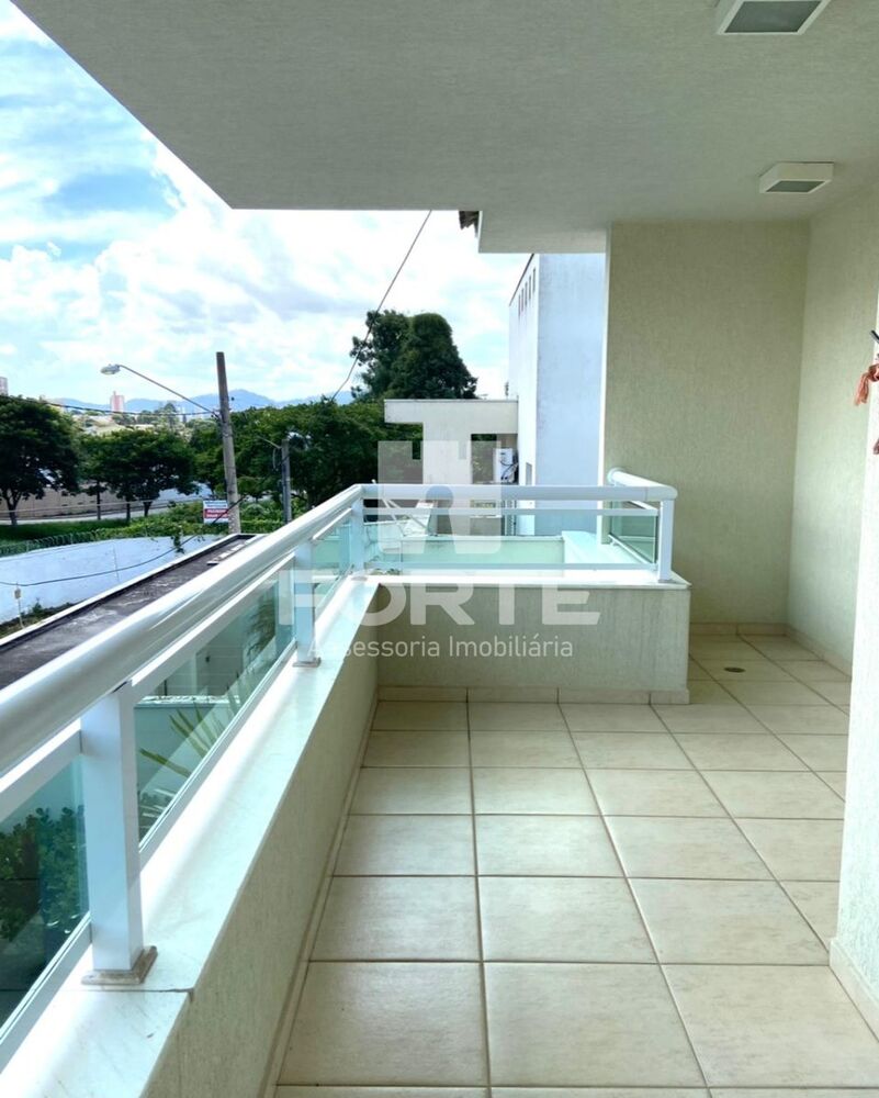 Casa, 4 quartos, 348 m² - Foto 1