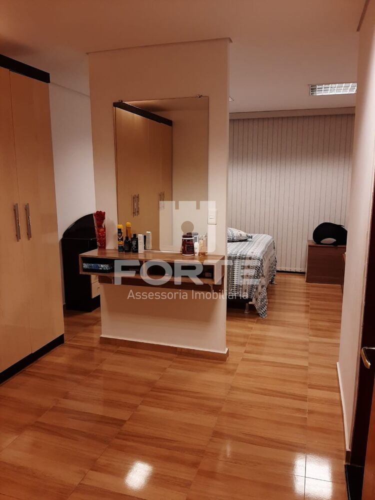 Casa, 3 quartos, 320 m² - Foto 1