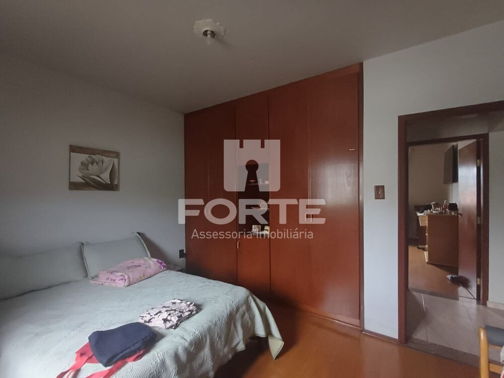Casa à venda com 3 quartos, 501m² - Foto 4