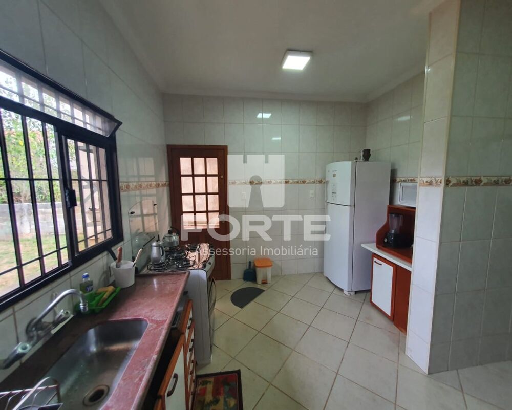 Casa, 3 quartos, 242 m² - Foto 3