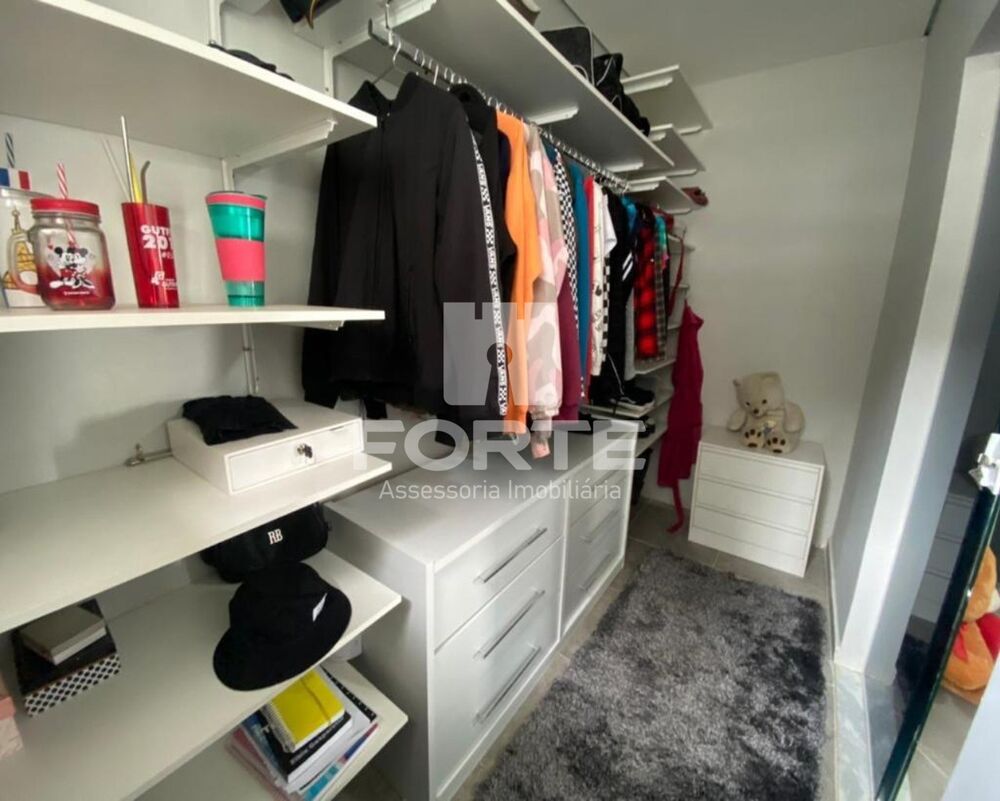 Casa à venda com 4 quartos, 210m² - Foto 5