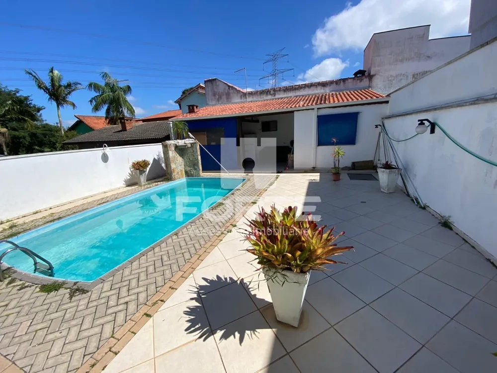 Casa, 3 quartos, 250 m² - Foto 3