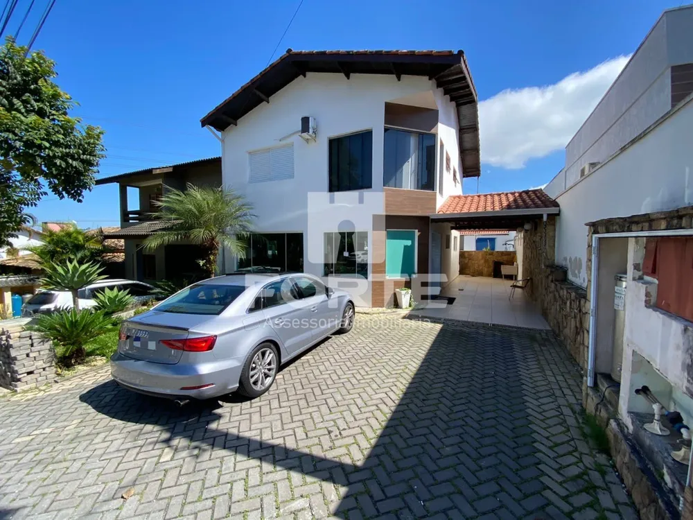 Casa, 3 quartos, 250 m² - Foto 1