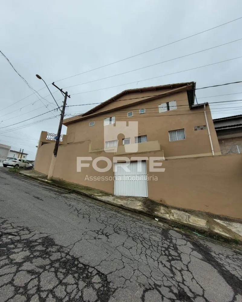 Casa, 4 quartos, 220 m² - Foto 1
