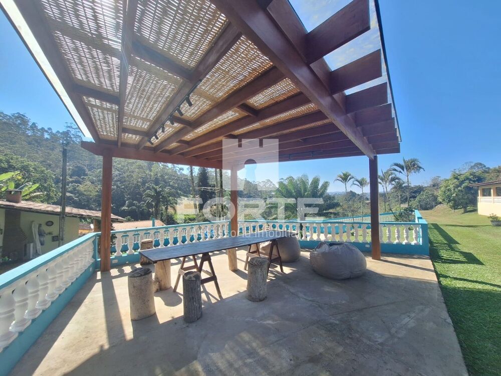 Chácara à venda com 8 quartos, 700m² - Foto 4