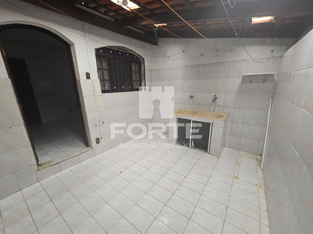 Casa, 2 quartos, 258 m² - Foto 1