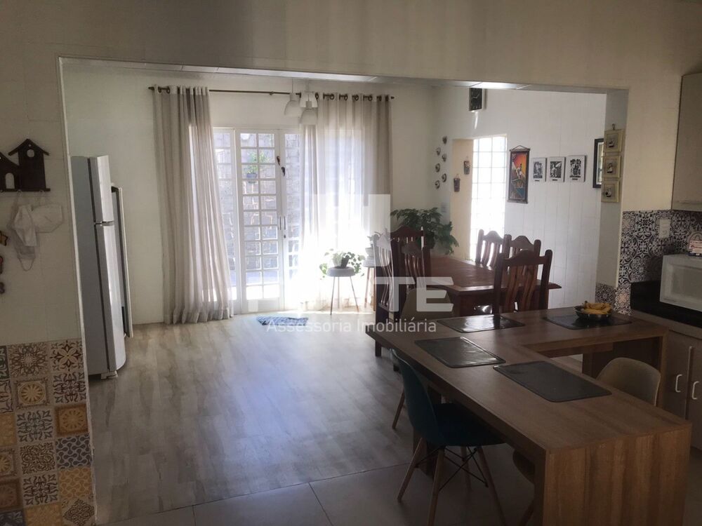 Casa, 5 quartos, 150 m² - Foto 2