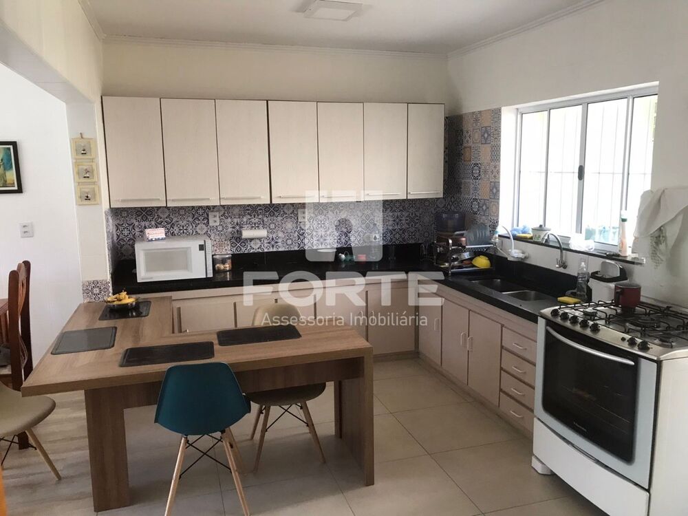 Casa, 5 quartos, 150 m² - Foto 1