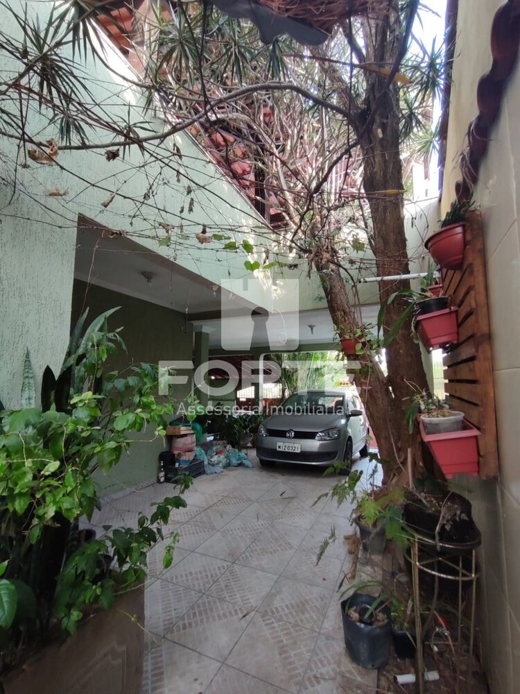 Casa à venda com 6 quartos, 500m² - Foto 3
