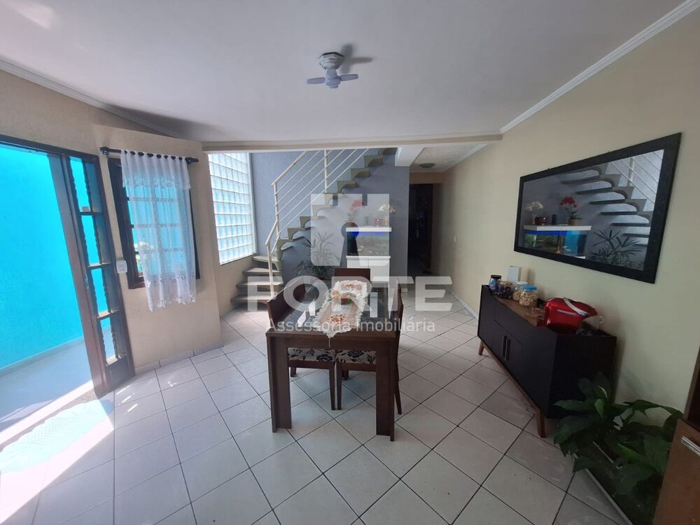 Casa, 3 quartos, 248 m² - Foto 4