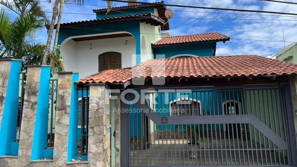 Casa, 3 quartos, 200 m² - Foto 1