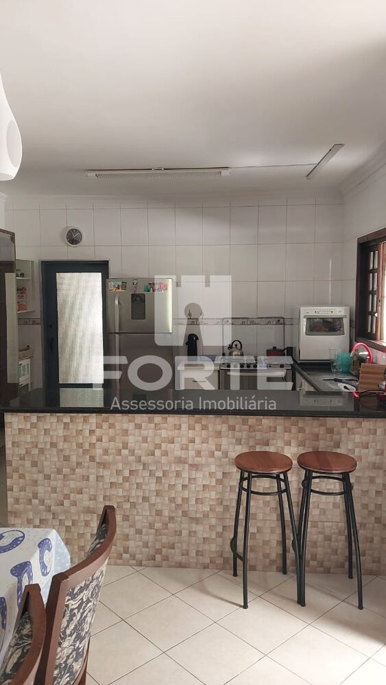 Casa, 4 quartos, 212 m² - Foto 4