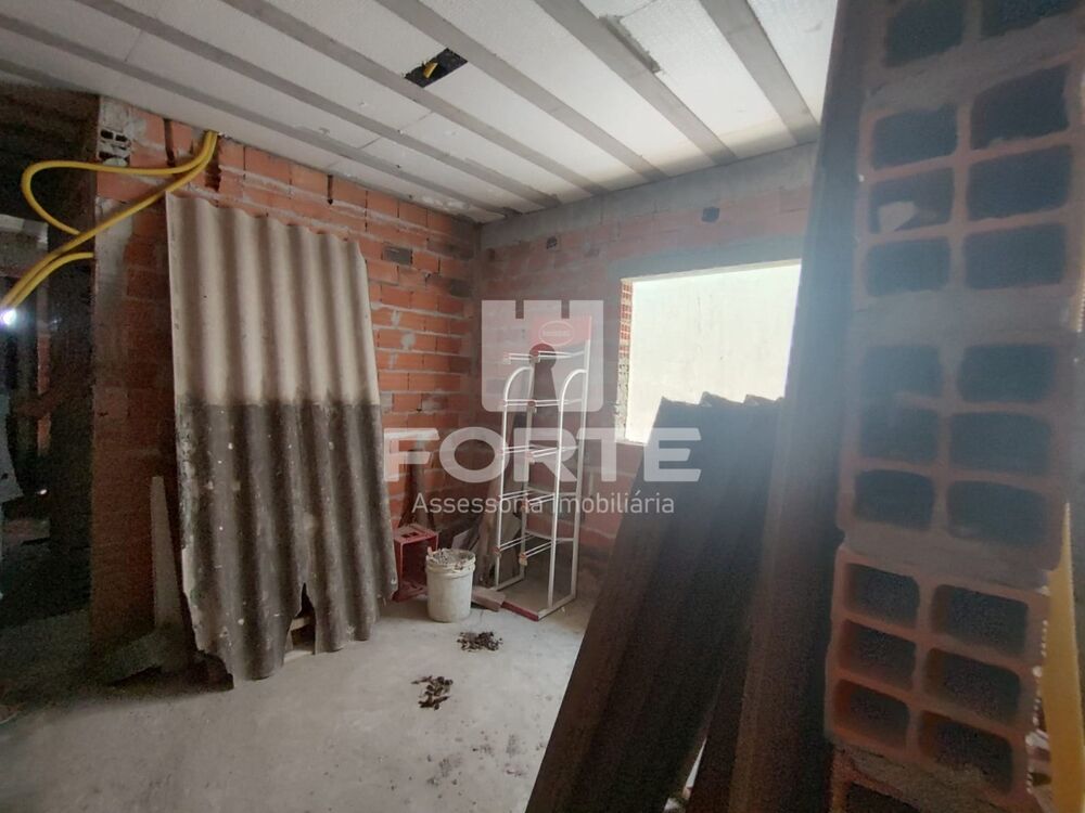 Casa à venda com 5 quartos, 250m² - Foto 1