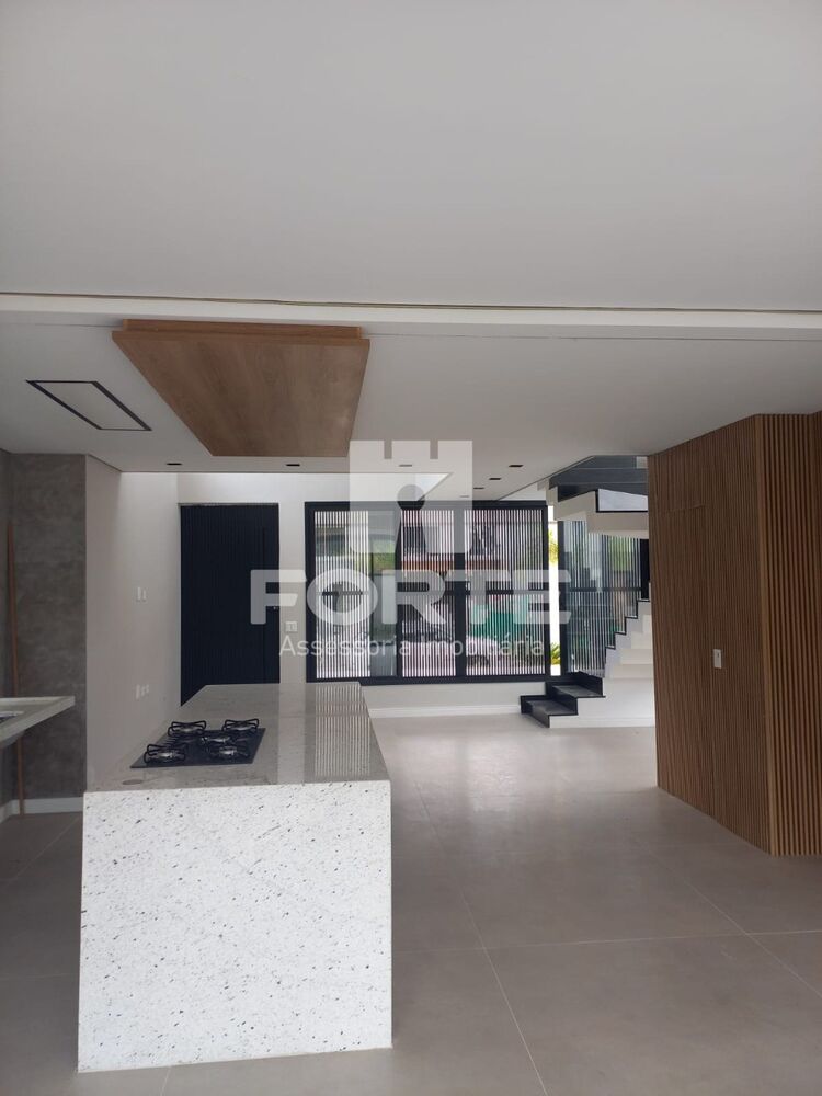 Casa, 3 quartos, 224 m² - Foto 2