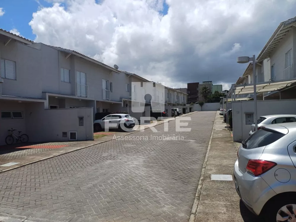 Casa à venda com 3 quartos, 165m² - Foto 2