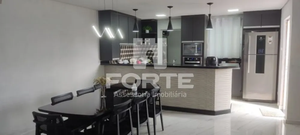 Casa, 3 quartos, 210 m² - Foto 1