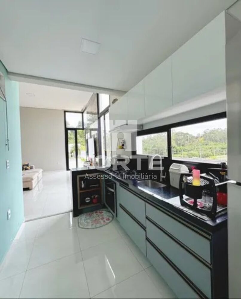 Casa, 3 quartos, 246 m² - Foto 2