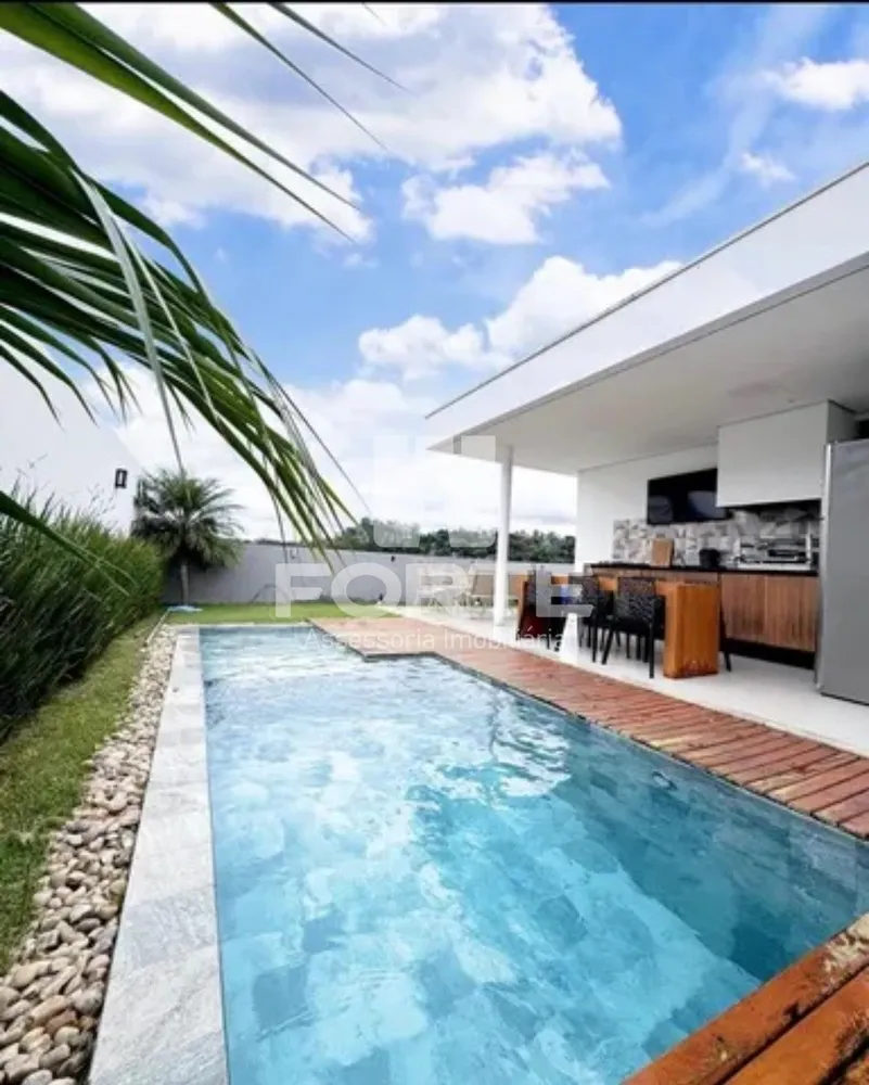Casa, 3 quartos, 246 m² - Foto 1